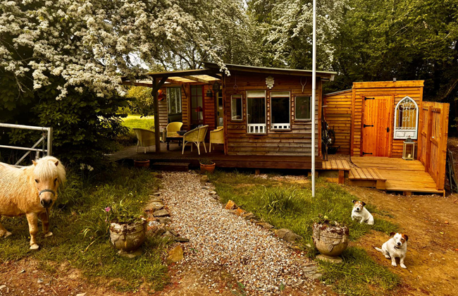 Sunset Glamping Cabin in North Devon